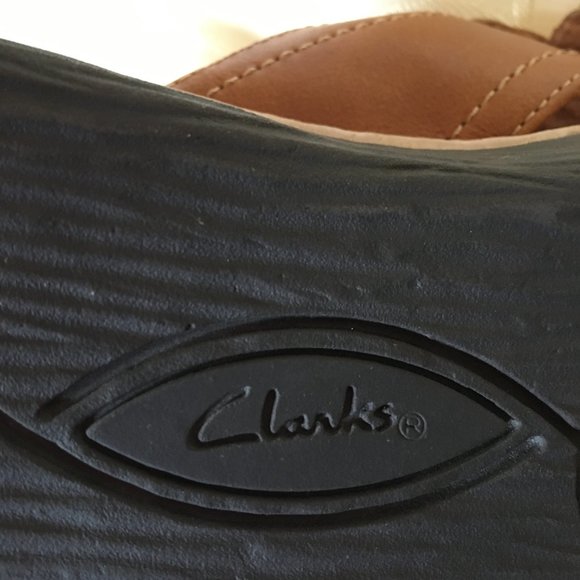 NWOT Clarks - Artisan slip on sandals - Picture 10 of 11